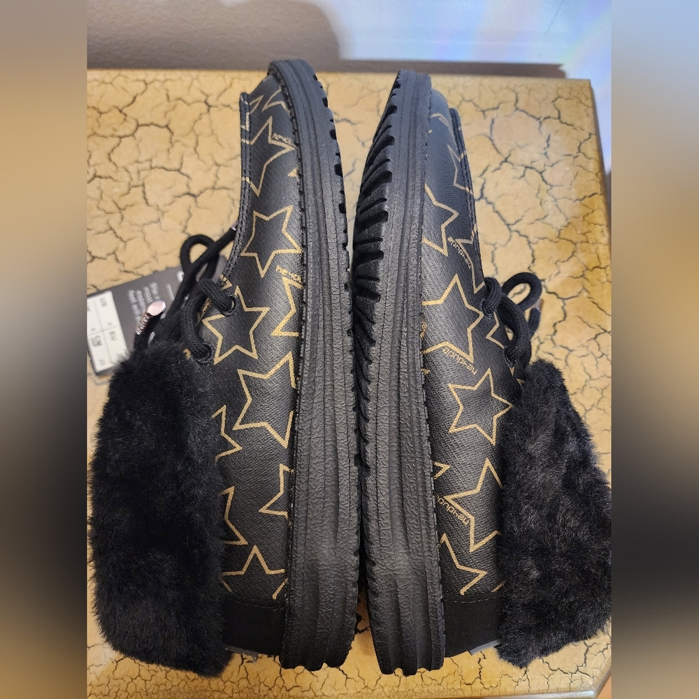 HEY DUDE womens Britt STARRY BLACK & gold faux fur booties US size 8 - Picture 10 of 15